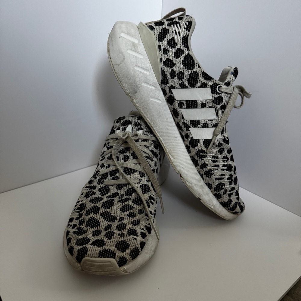 Adidas Leopard Swift Run